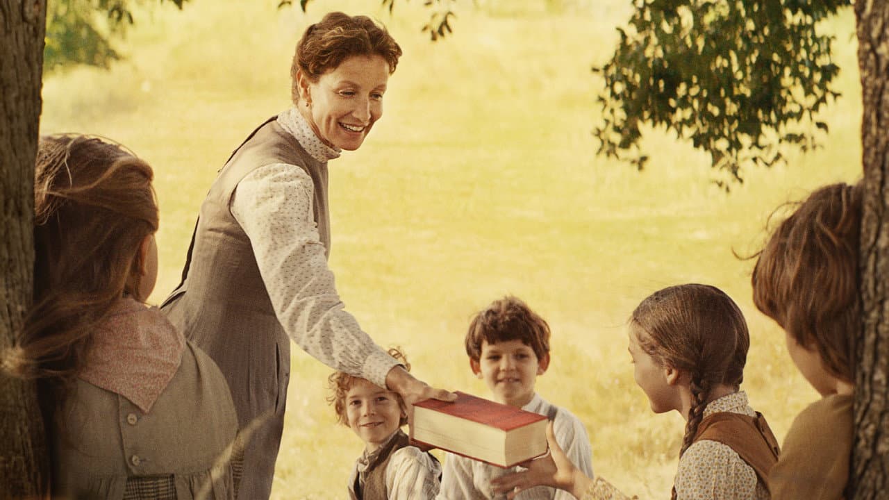 Miss Violet still 3