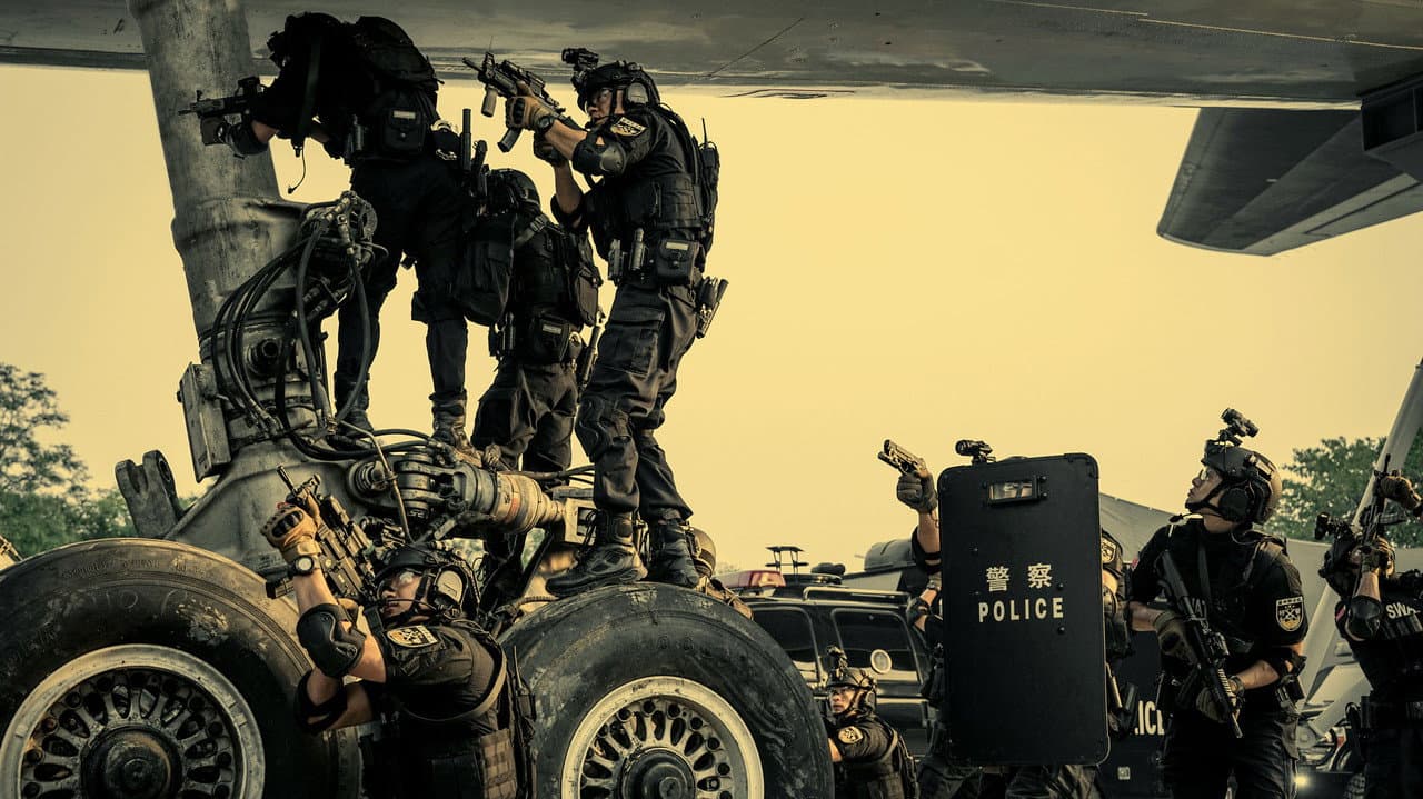 S.W.A.T. still 4