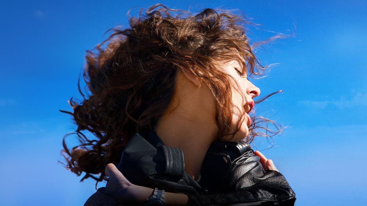 Flo still 2