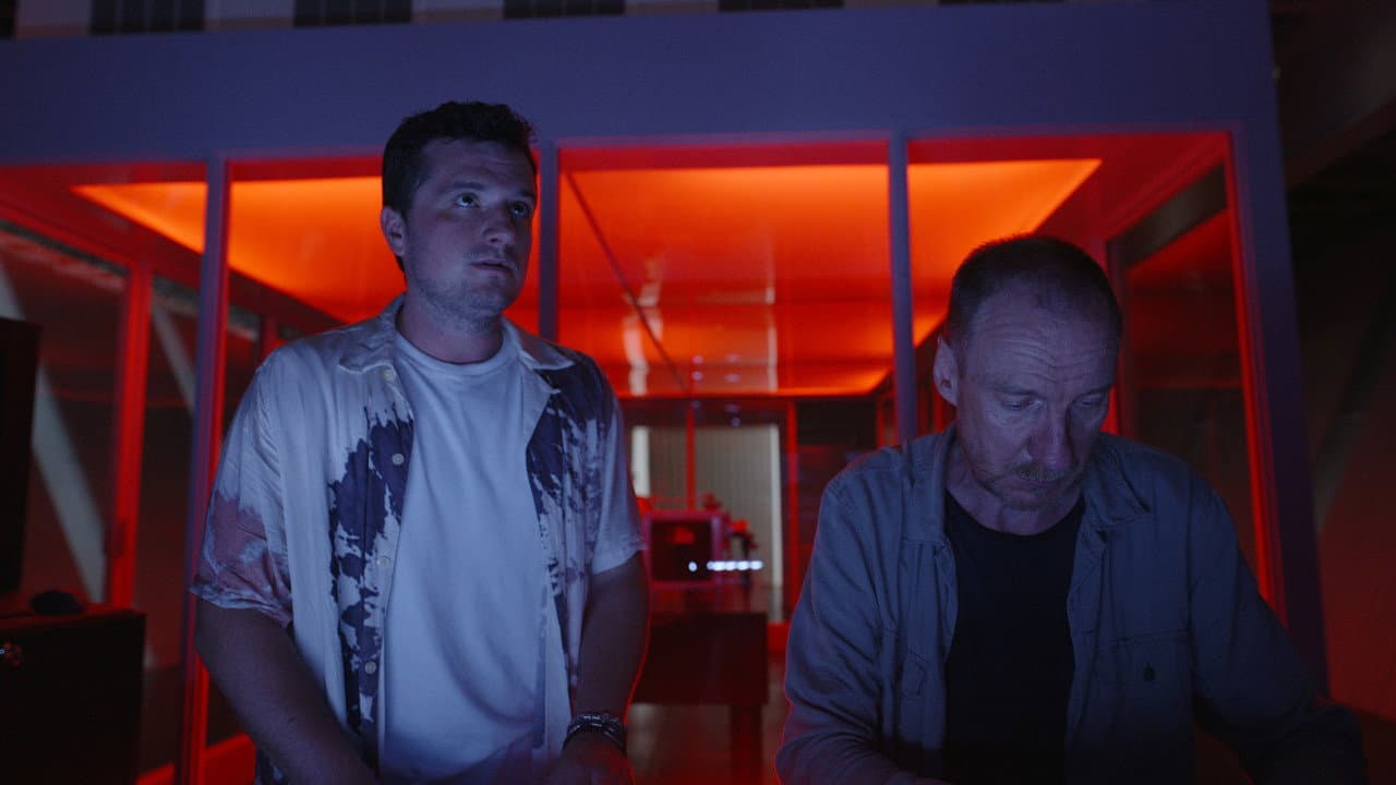 Signal One still 5