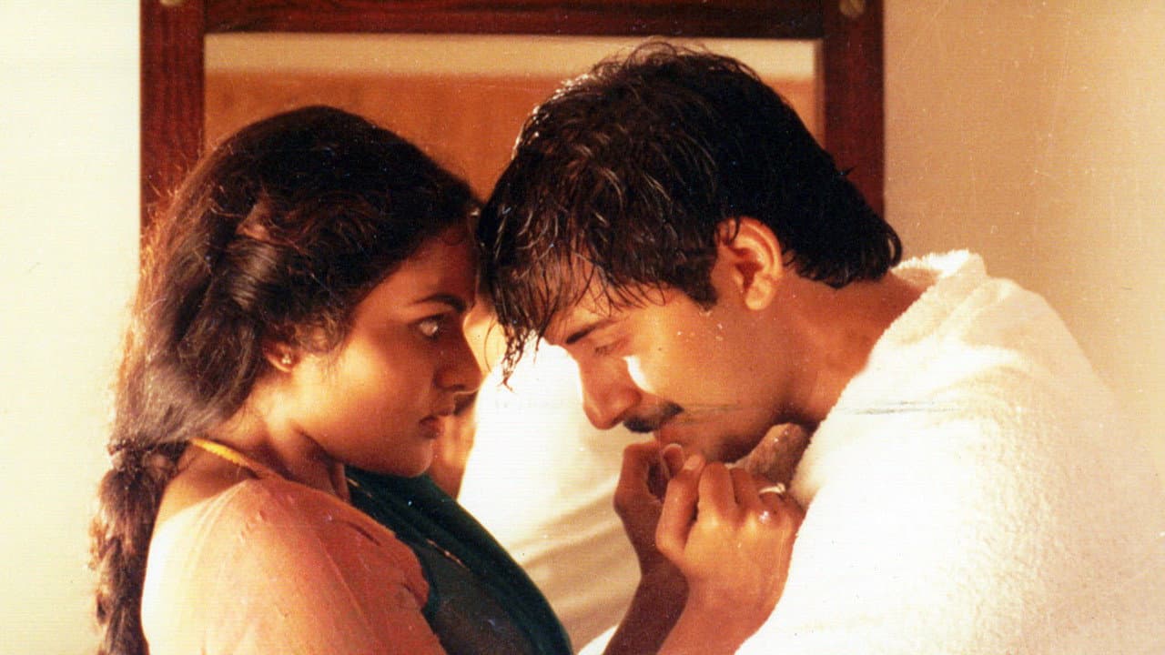 Roja still 4
