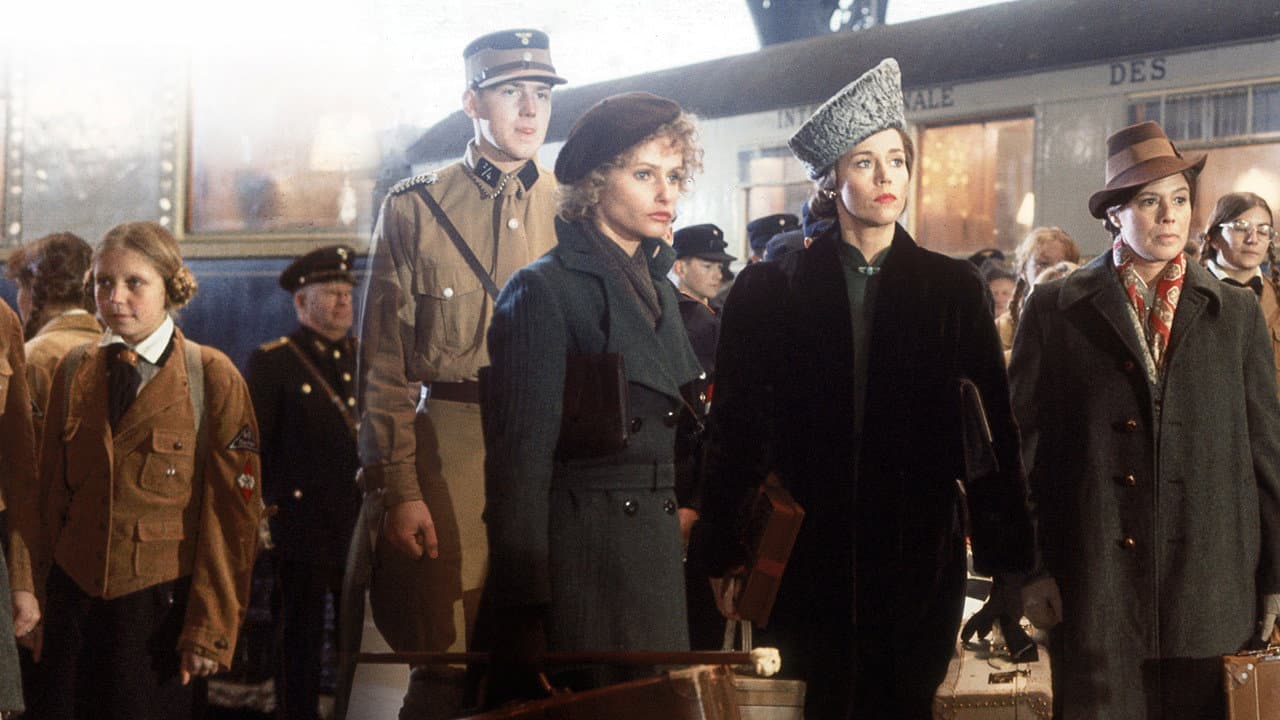 Julia still 5