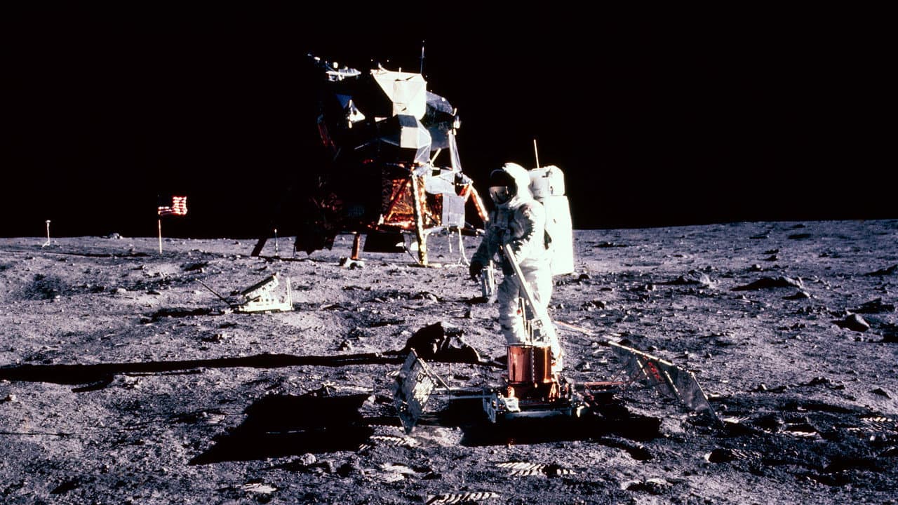 Apollo: Missions to the Moon still 5