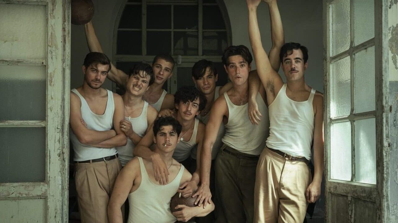 La Bola Negra still 6