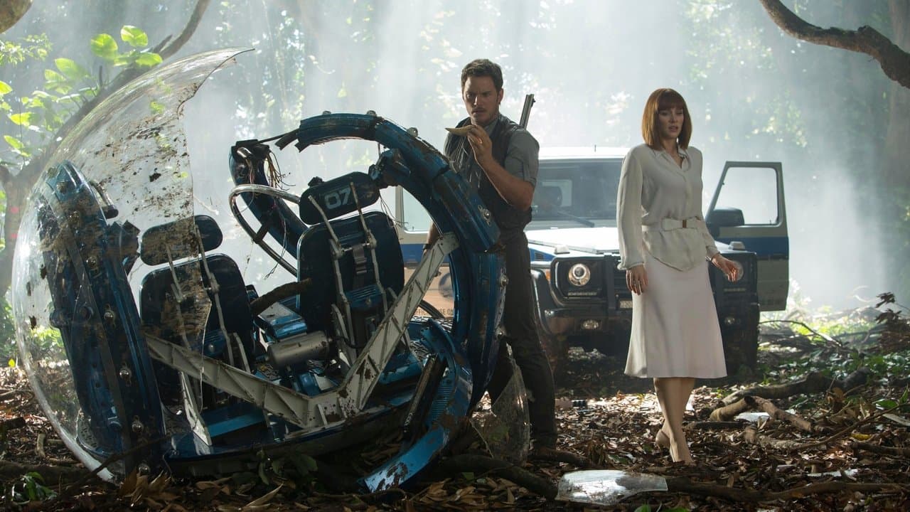 Jurassic World (2015): Dino Thrills & Chaos | MovieBuzz still 2