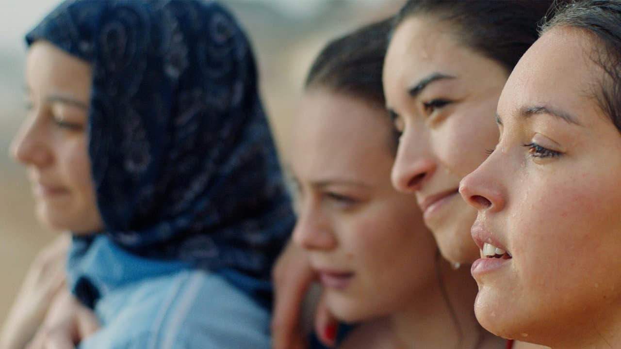 Papicha still 4