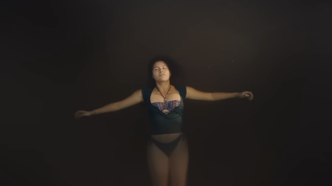 Girls Like Girls still 8