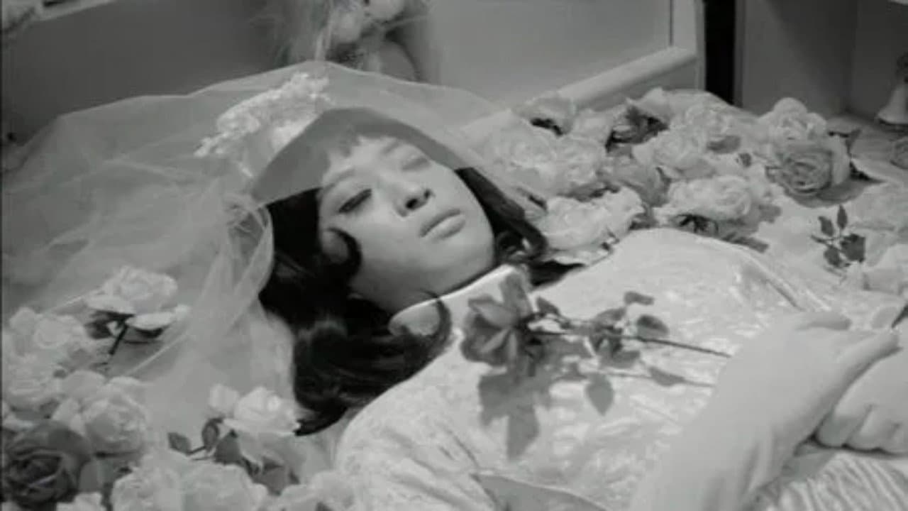 Funeral Parade of Roses still 7