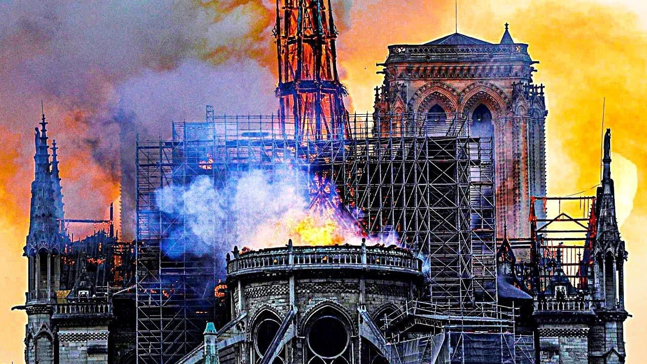 Notre-Dame on Fire still 4
