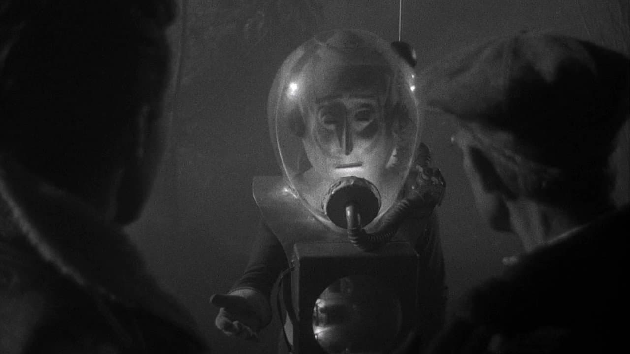 The Man from Planet X still 4