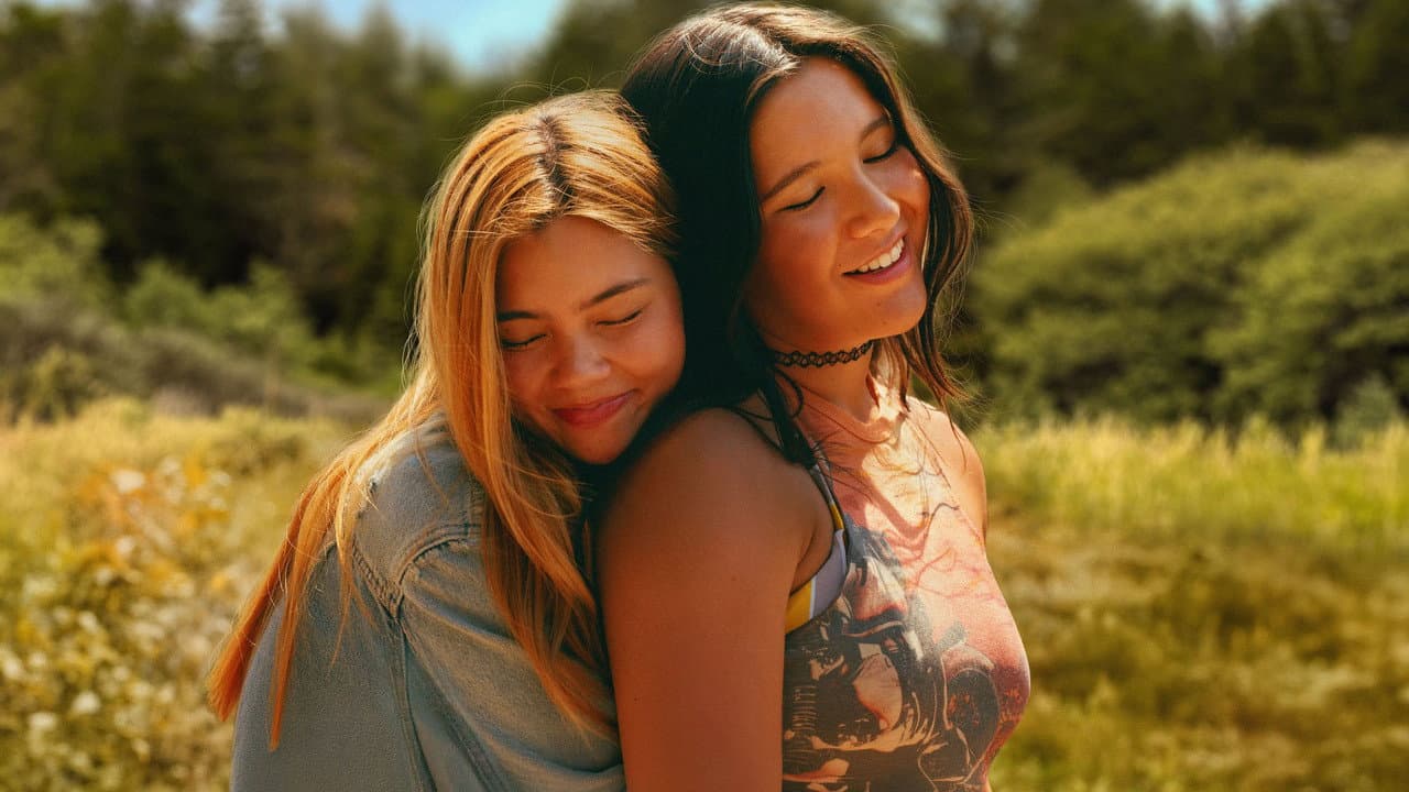 Girls Like Girls still 2