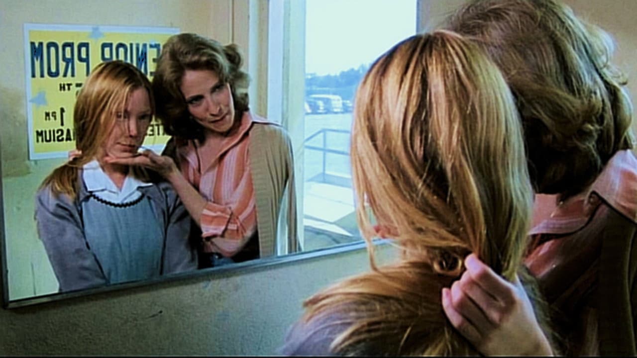 Carrie Trailer: Mike Flanagan Reimagines King's Horror still 8