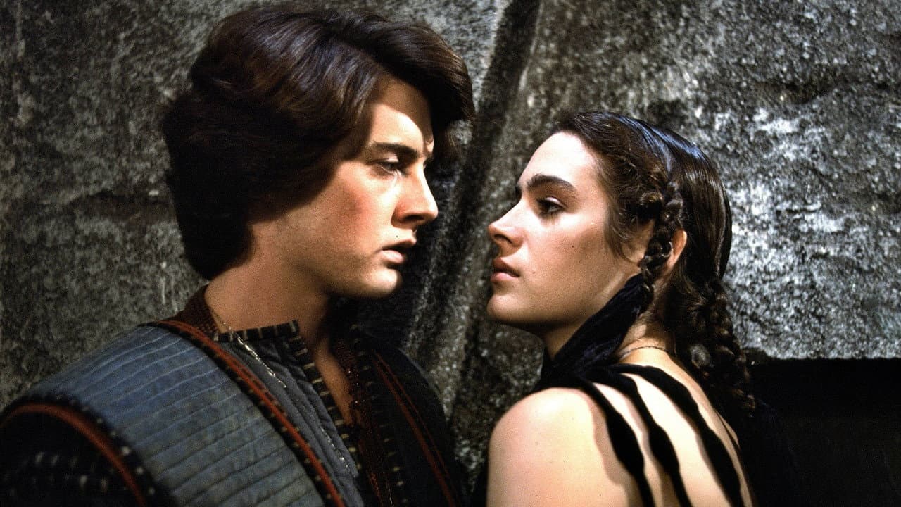 Dune still 3