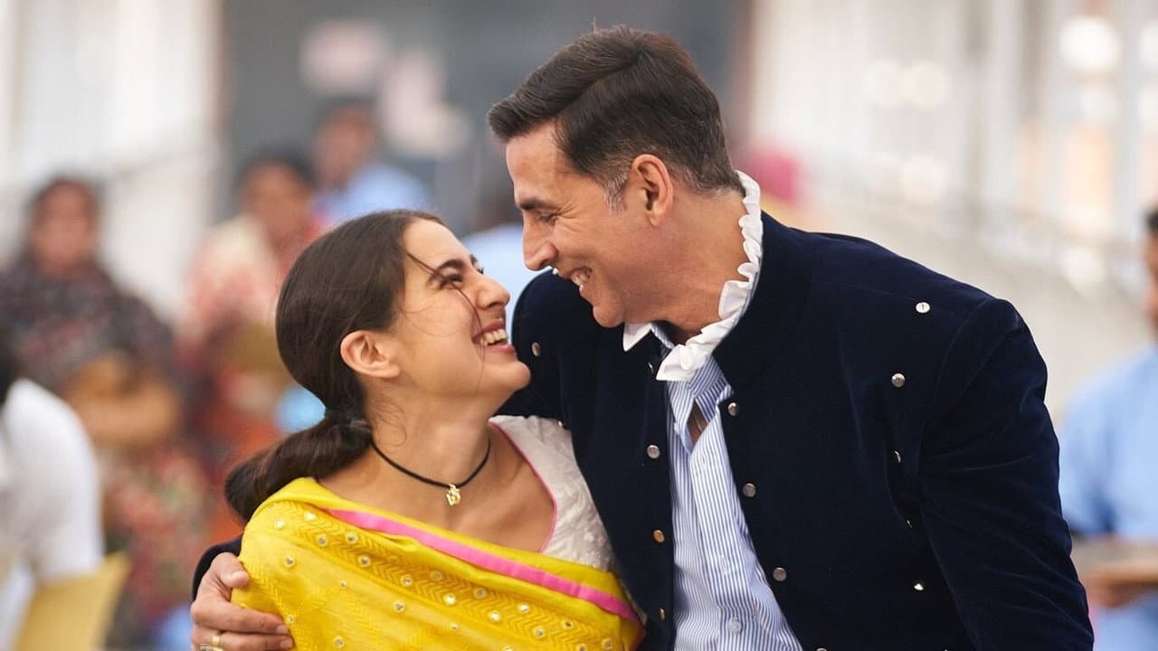 Atrangi Re still 4