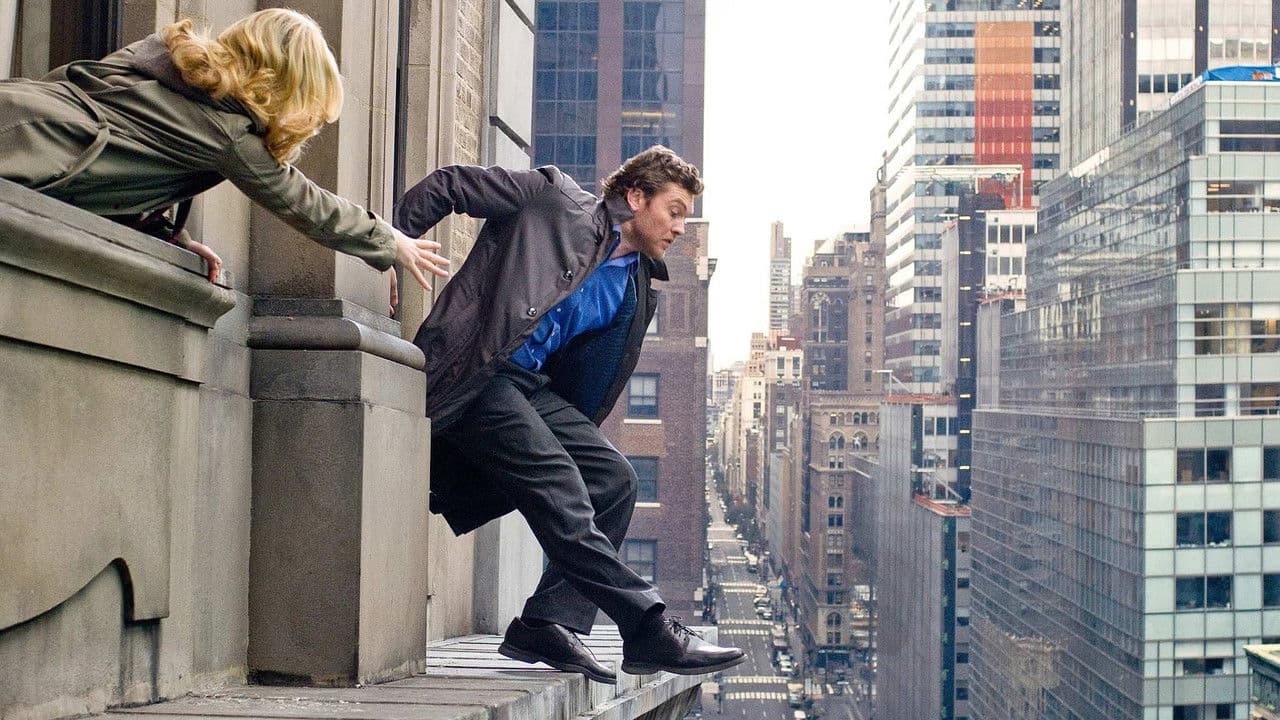 Man on a Ledge still 1