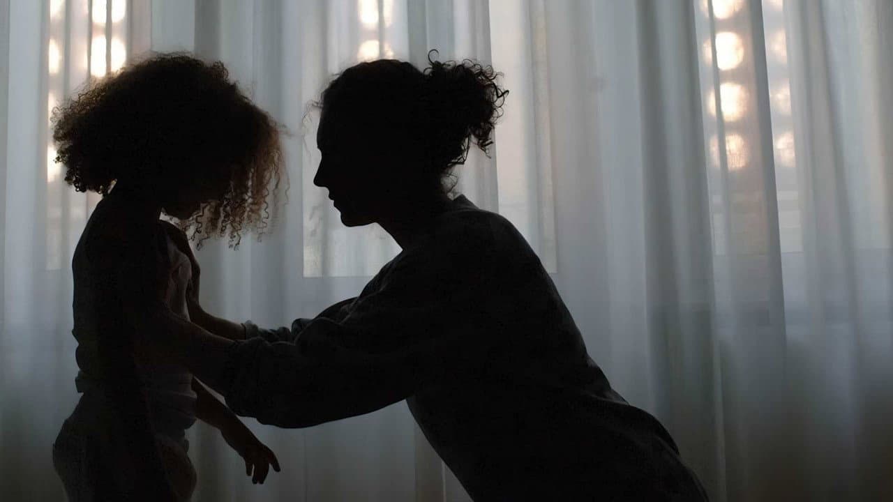 The Unknown Woman still 3