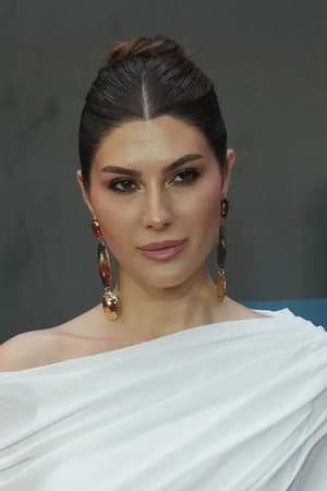 Elnaaz Norouzi Slams Nepotism Talk on Hollywood Debut