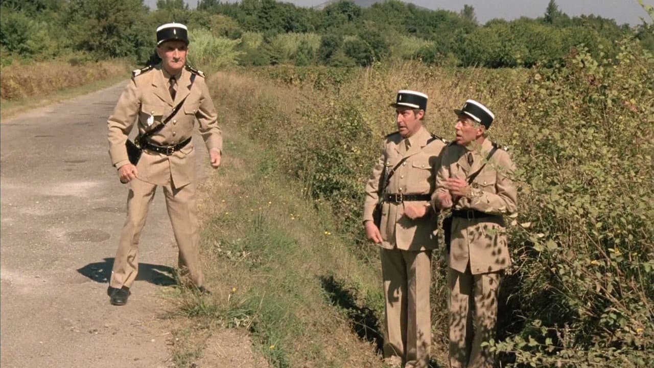 The Gendarme and the Creatures from Outer Space still 5