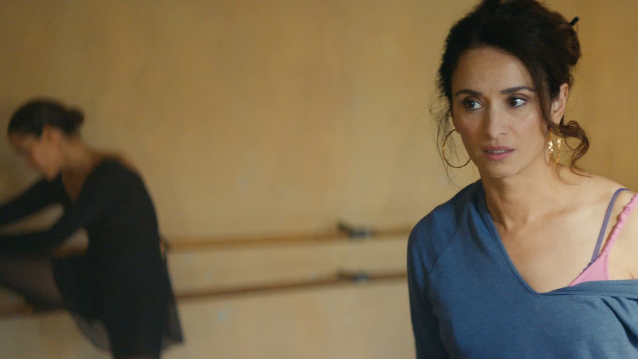 Houria still 3