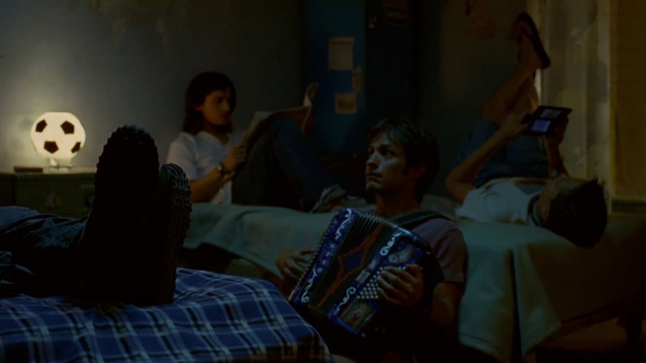 Rudo & Cursi still 7