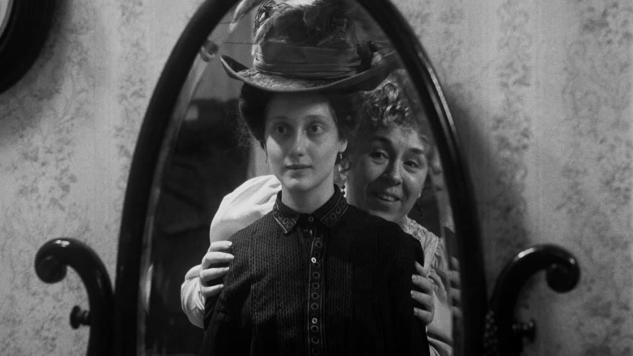 Hester Street still 5