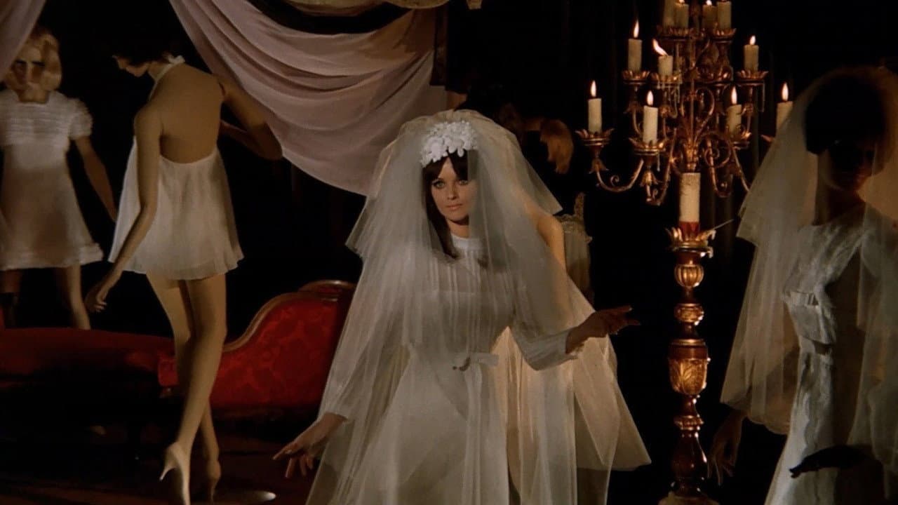 Hatchet for the Honeymoon still 6