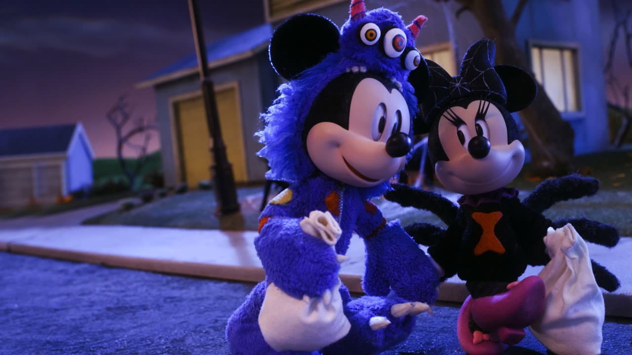 Mickey and Friends: Trick or Treats still 3