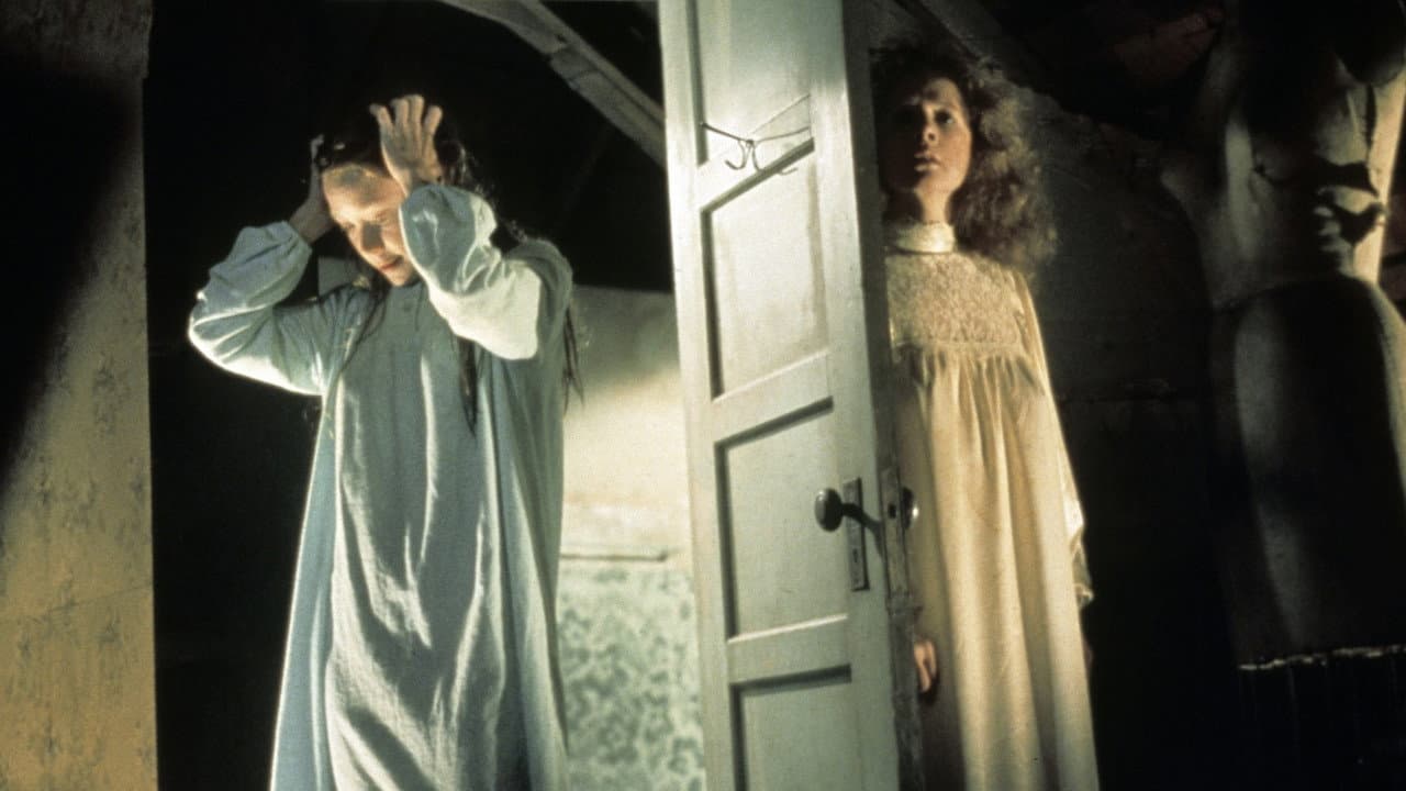 Carrie Trailer: Mike Flanagan Reimagines King's Horror still 8