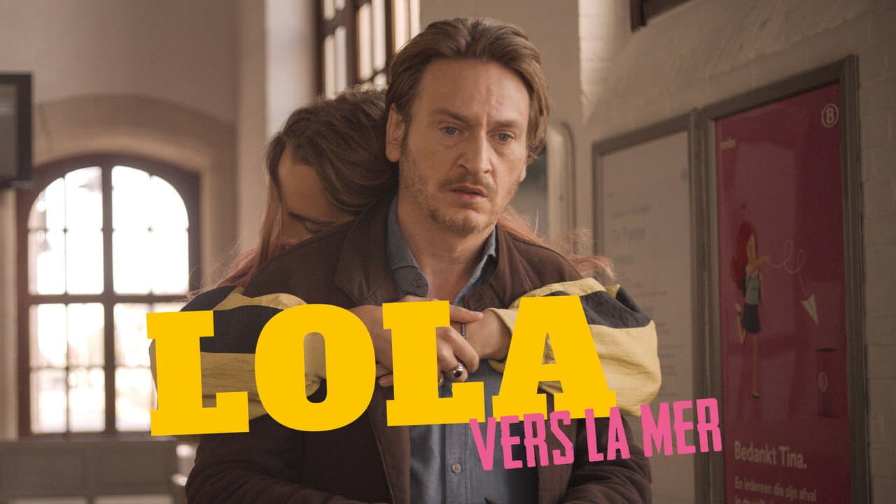 Lola and the Sea still 8