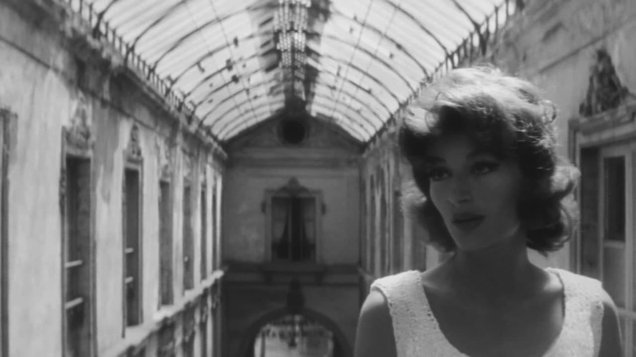 Lola still 2