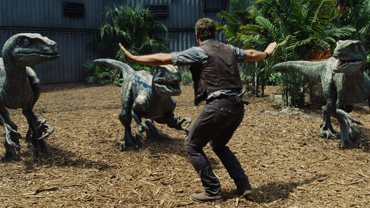 Jurassic World (2015): Dino Thrills & Chaos | MovieBuzz still 3
