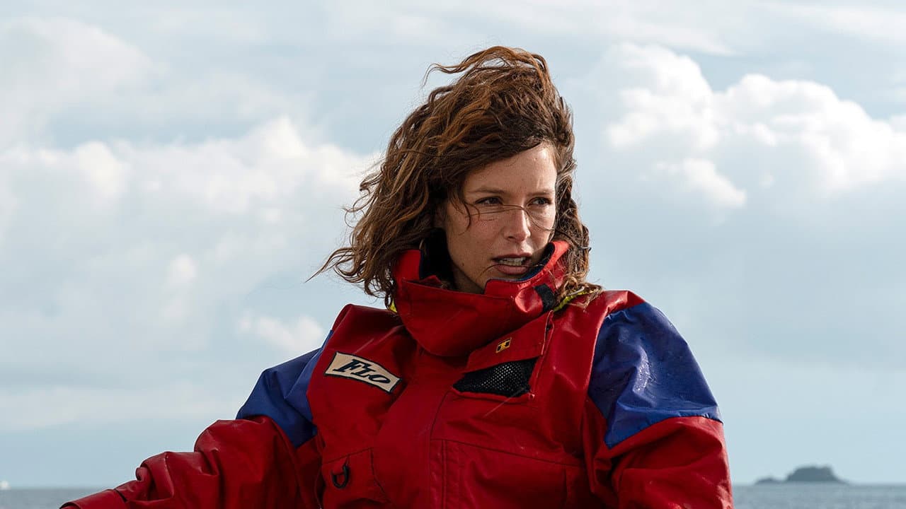Flo still 7