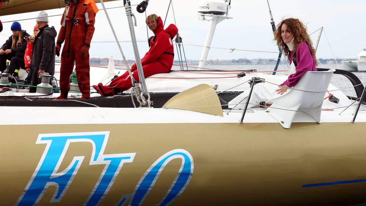 Flo still 4